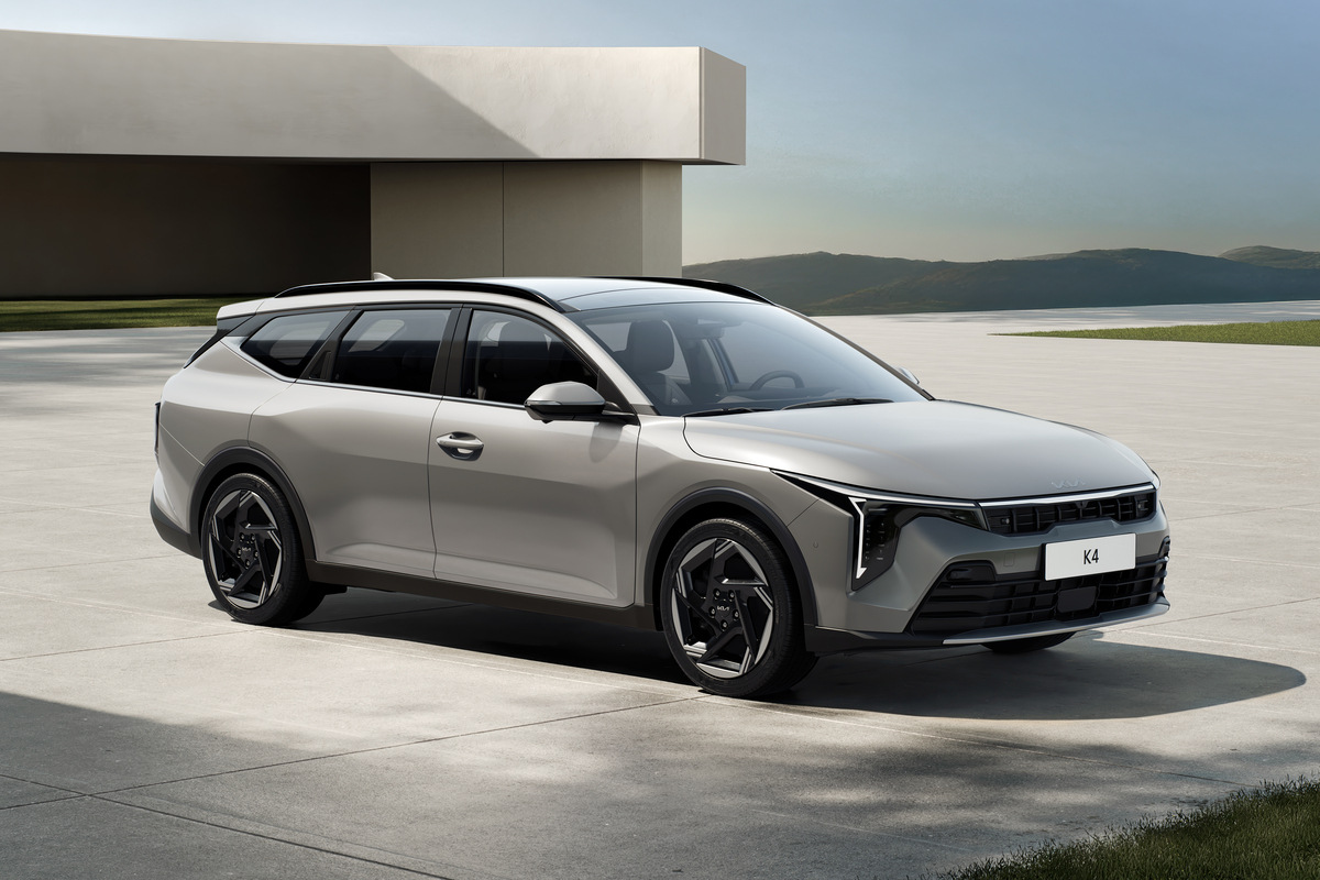 Kia K4 Sportswagon perfil lateral exterior