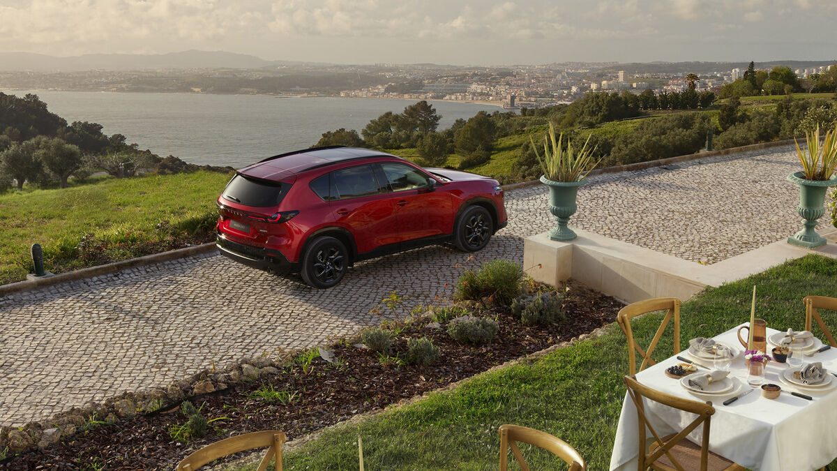 Mazda CX-5 2026 aposta num habitáculo mais digital com Google integrado