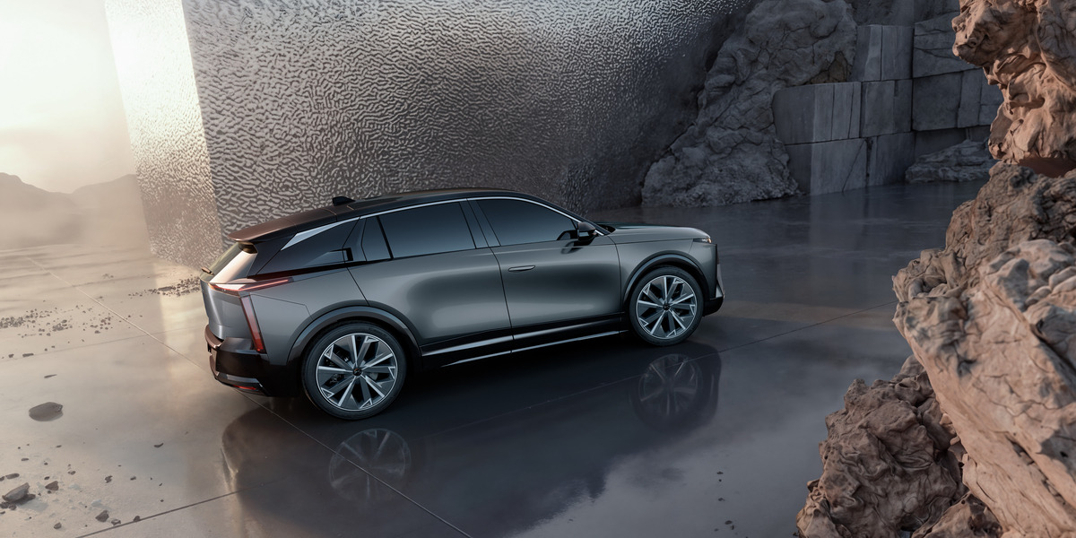 DS N°7 novo SUV elétrico da marca em ensaio dinâmico