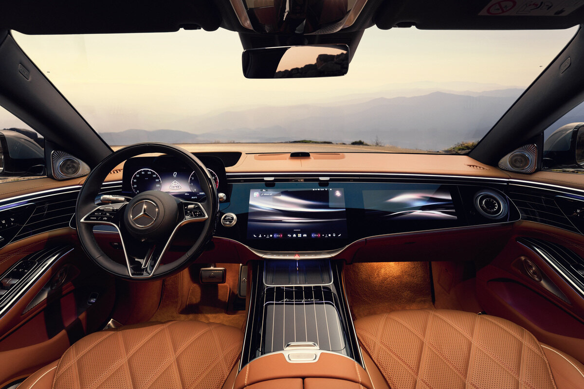 Mercedes-Maybach S-Class: luxo discreto num cenário contemporâneo