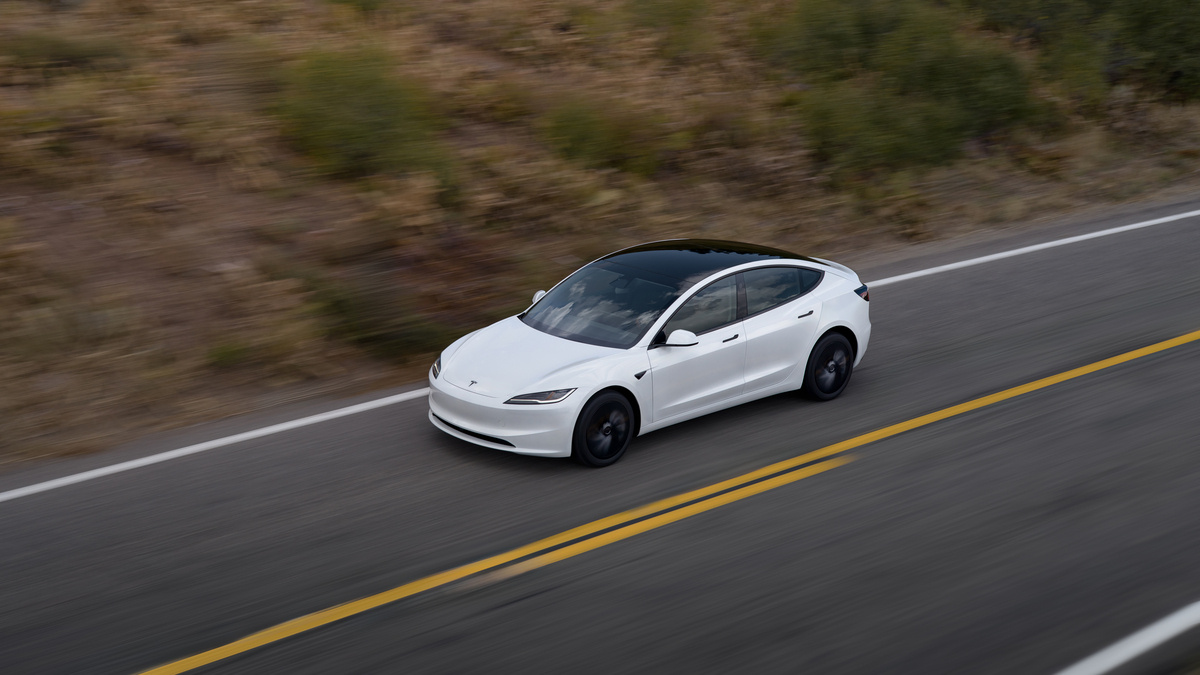 Tesla lidera satisfação na condução de elétricos