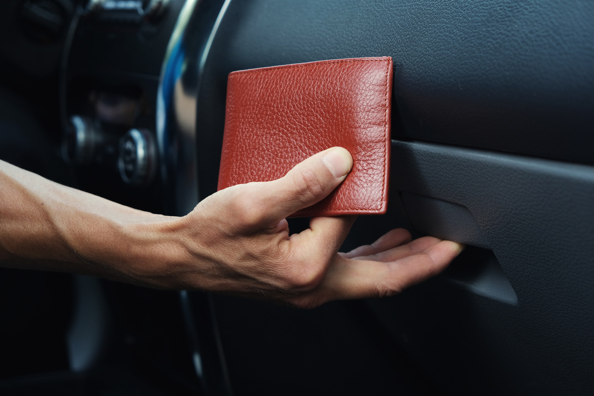 Guardar o Documento Único Automóvel no carro