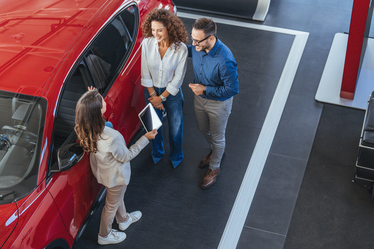 interessados a avaliar carro antes de decidir comprar