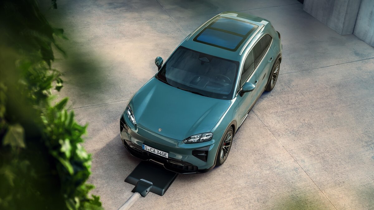 Porsche Cayenne elétrico visto de cima