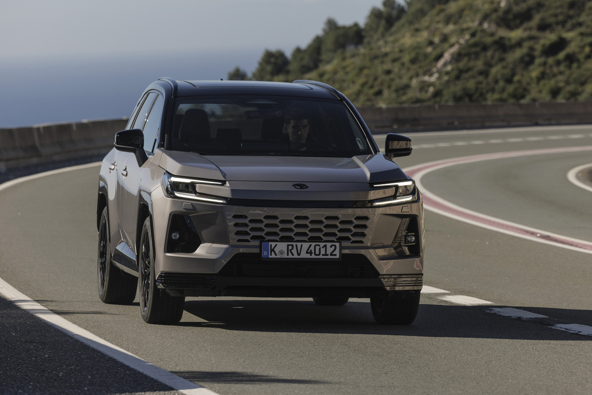 Toyota RAV4 hibrido plug-in o SUV com sensibilidade e bom senso