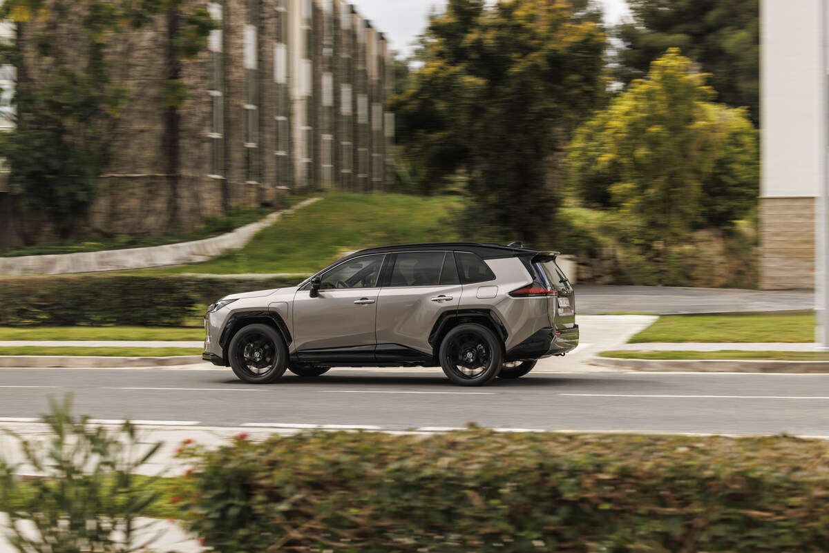 Quando chega o Toyota RAV4 hibrido plug-in 
