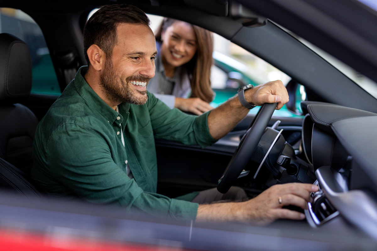 Verificar historial de acidentes de um carro usado durante teste de condução