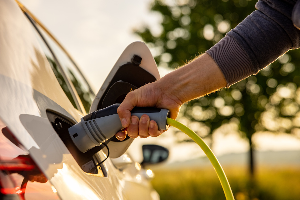 Carregamento de carro elétrico no contexto dos novos incentivos do Fundo Ambiental em Portugal