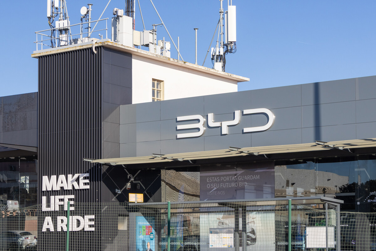 BYD acelera corrida às baterias de estado sólido com nova patente