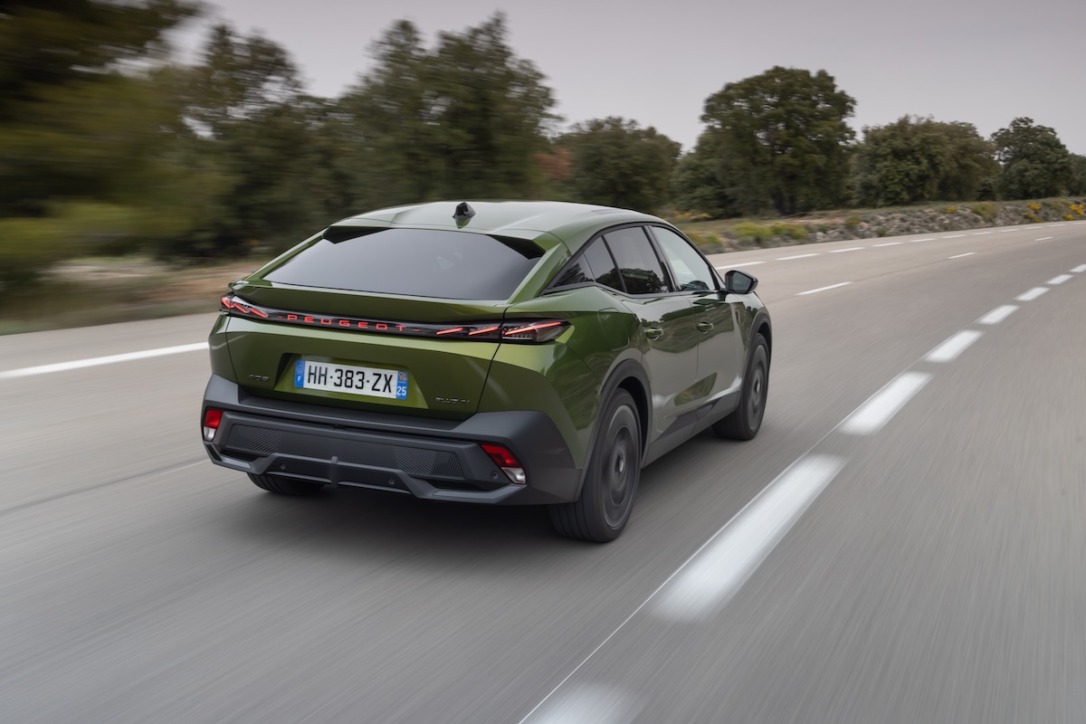 Novo PEUGEOT 408 traseira