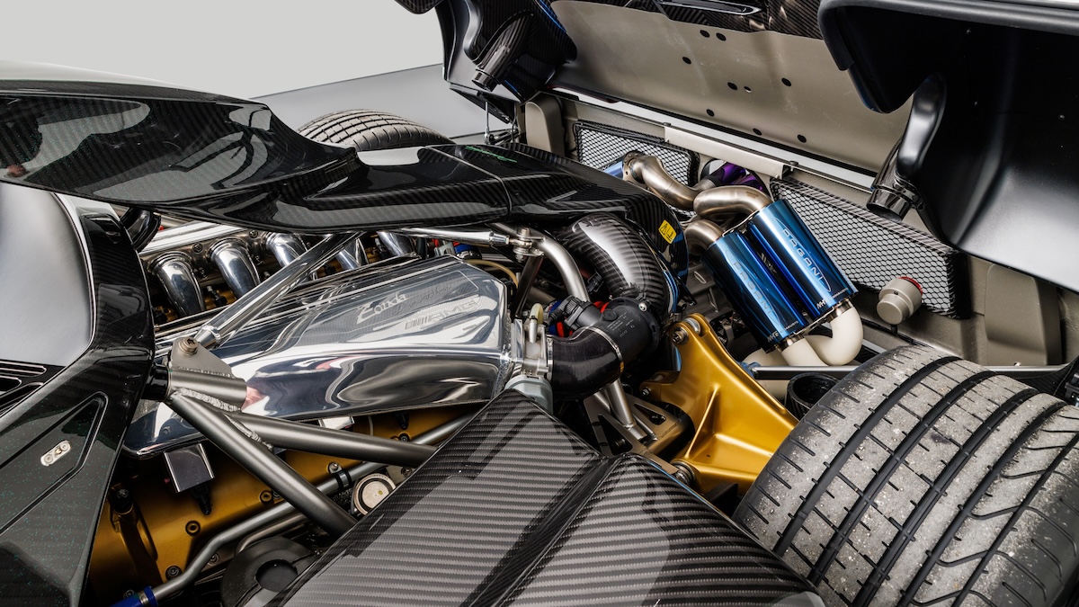 Pagani Zonda Cinque em leilão internacional, placa de identificação de lote visível