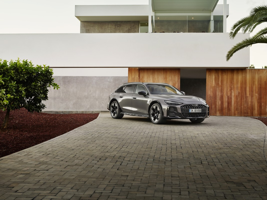 Audi A6 allroad quattro exterior frente três quartos