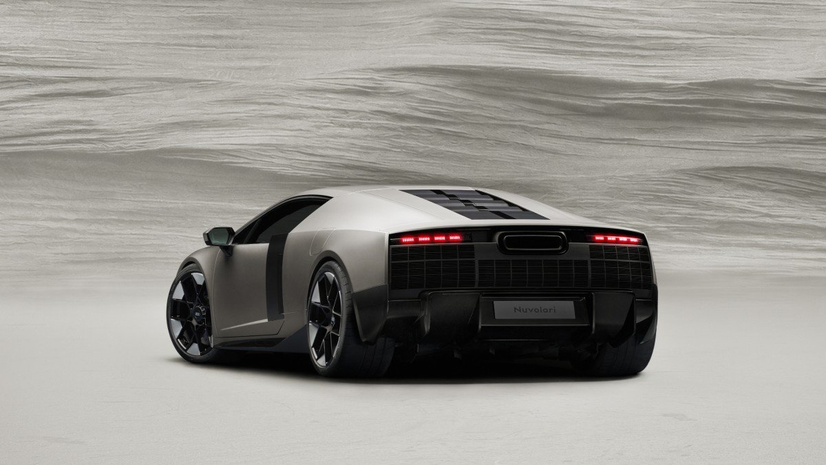 Audi nuvolari exterior traseira lateral areia