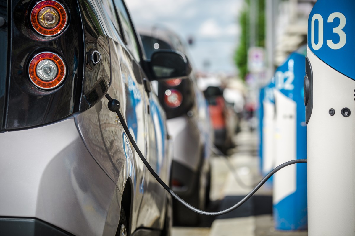 Vendas de automóveis crescem na Europa com forte impulso dos elétricos