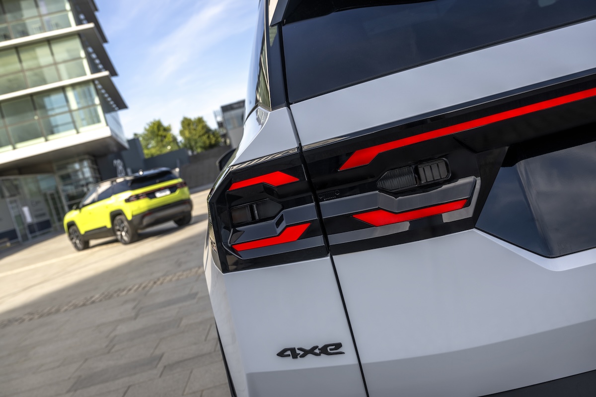 Novo jeep compass 4xe cores