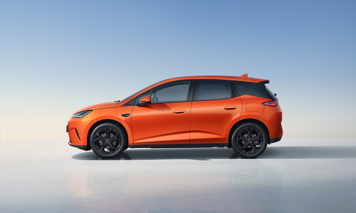 O byd dolphin g dm i promete mais de 1.000 quilómetros de autonomia combinada graças à tecnologia híbrida plug in dm i.