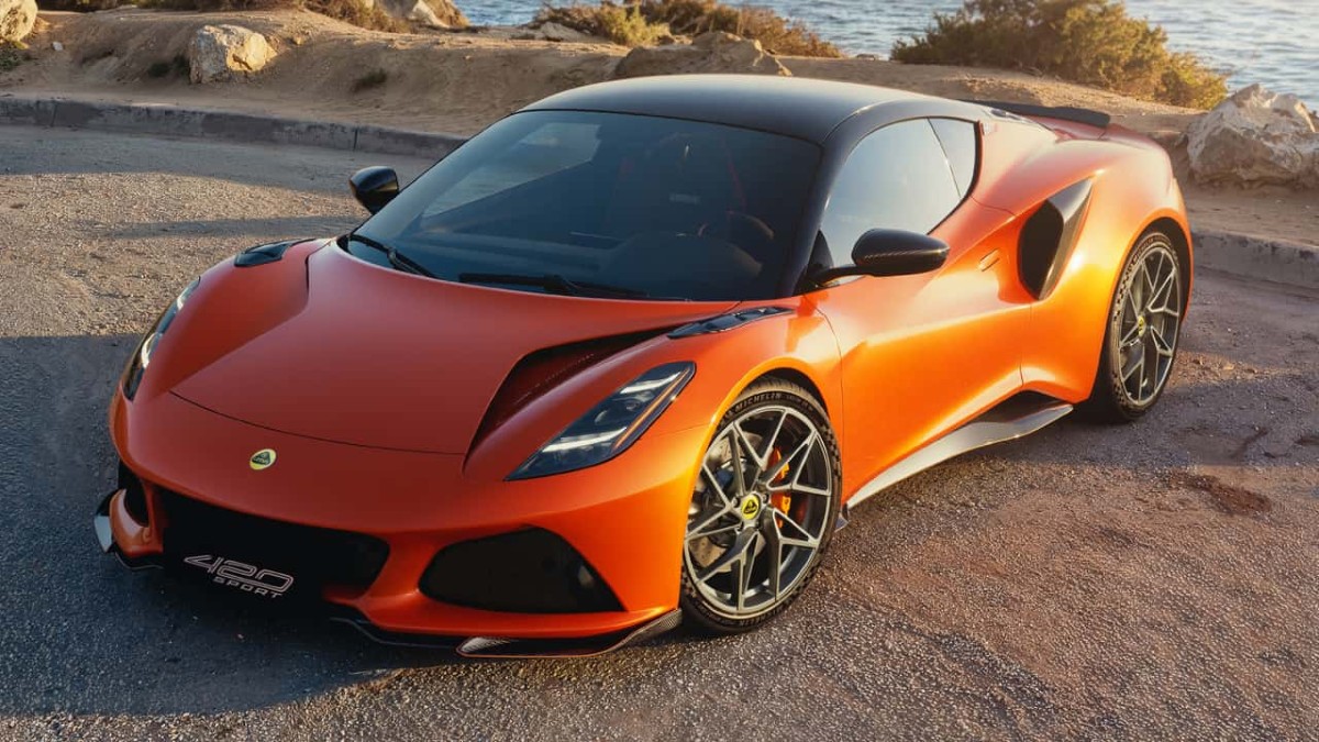 Lotus Emira 420 Sport: mais potência, aerodinâmica afinada… e despedida em grande