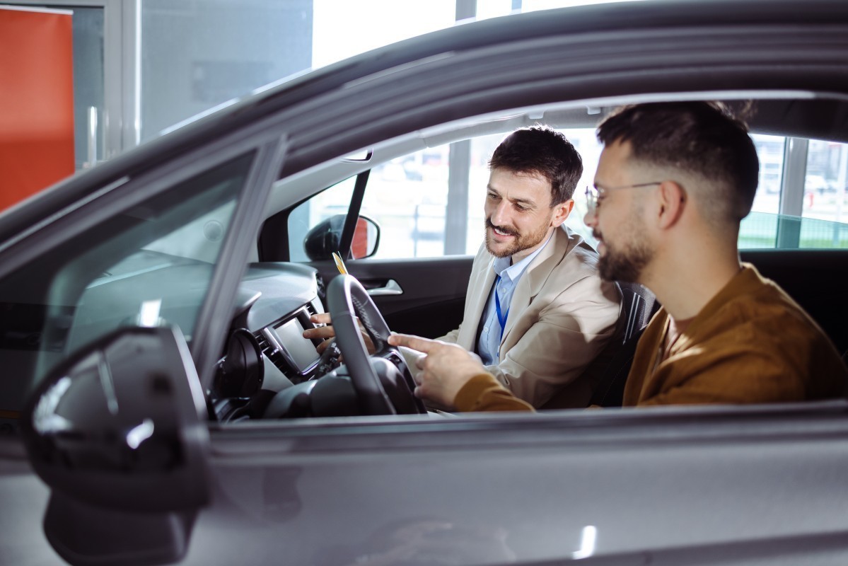 C2C - Erros mais comuns ao comprar um carro usado entre particulares
