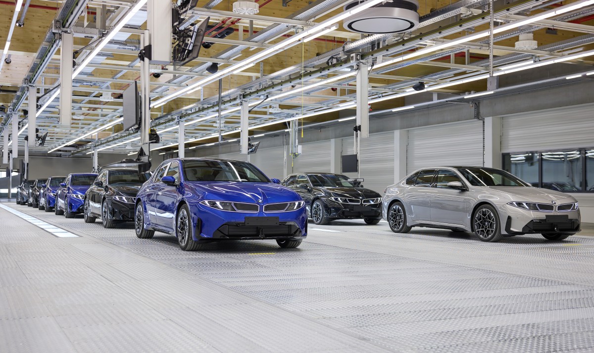 BMW i3 2025 de nova geração em linha de produção na fábrica de Munique