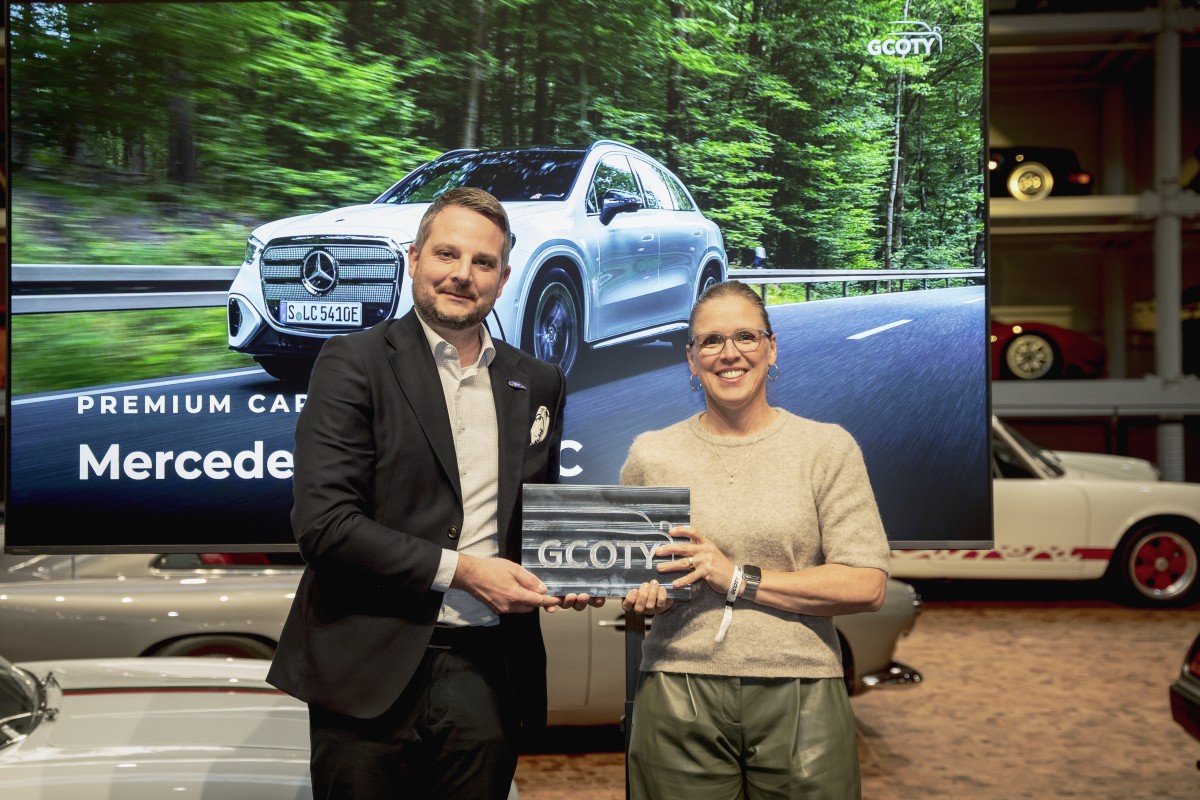 O Mercedes mais vendido do mundo agora é elétrico e já ganhou um prémio