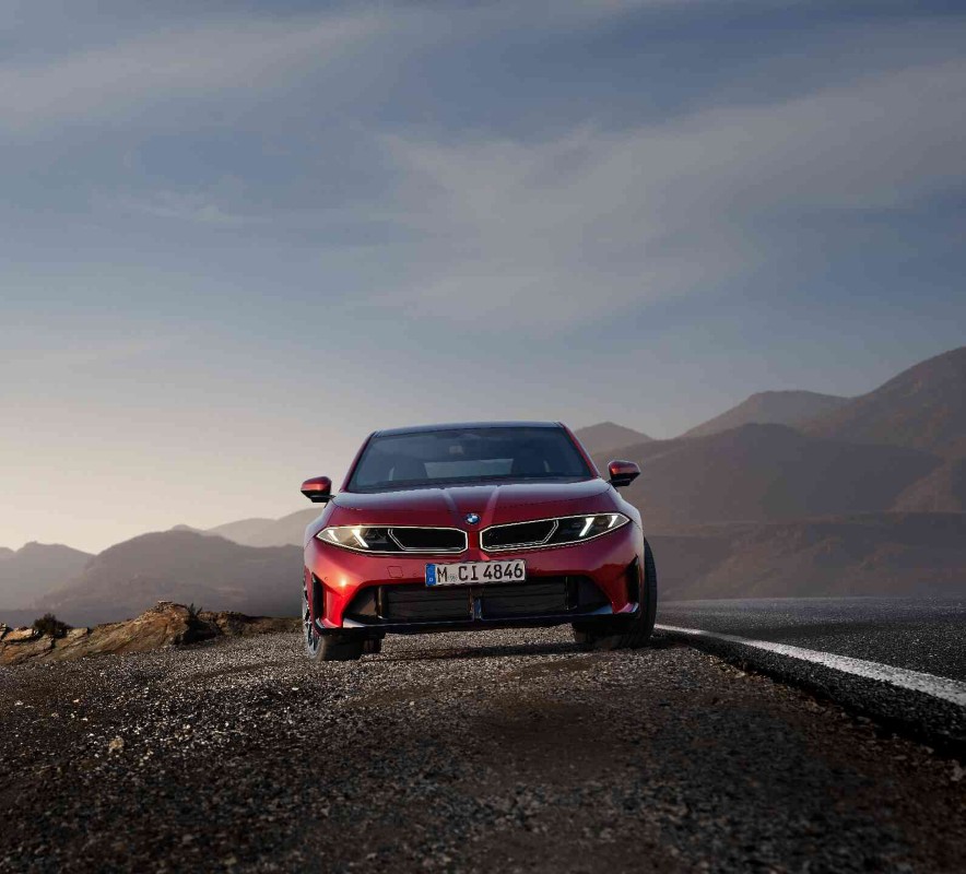 o novo BMW Série 3 mantém as proporções de uma berlina BMW com a linguagem minimalista da Neue Klasse